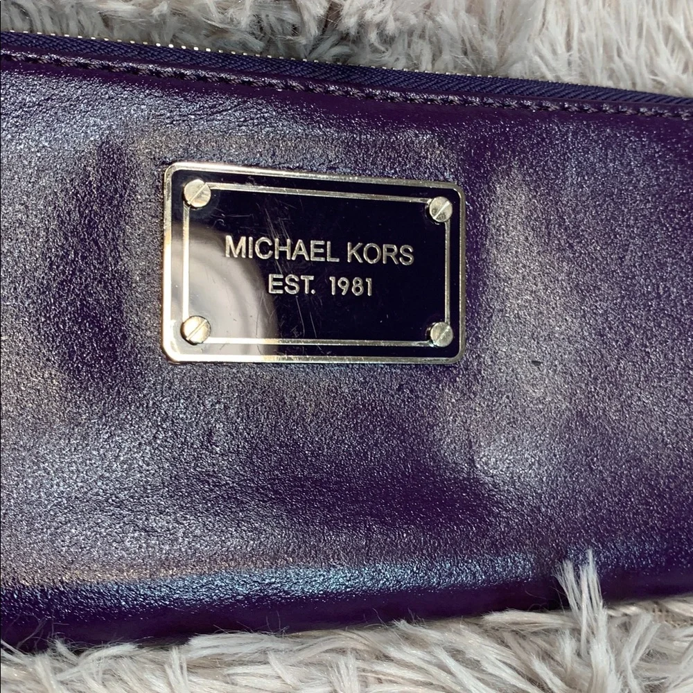 🌹 VINTAGE Michael Kors Shiny Deep Purple Zip-Around Leather Wallet